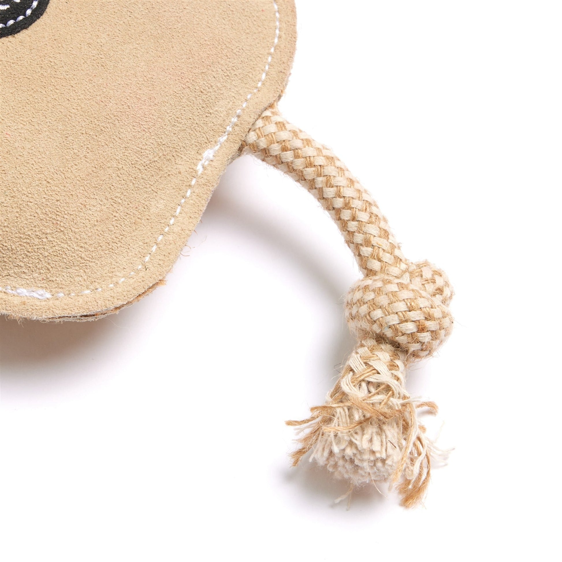 Close up of Eggys jute rope leg